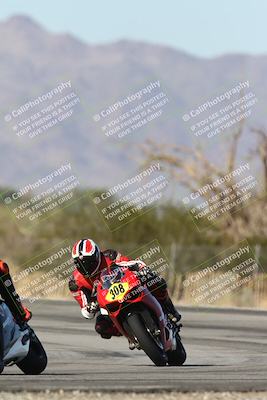 media/Dec-01-2025-Moto Forza (Mon) [[2daa91e15f]]/2-Intermediate Group/Session 3 (Turn 3)/